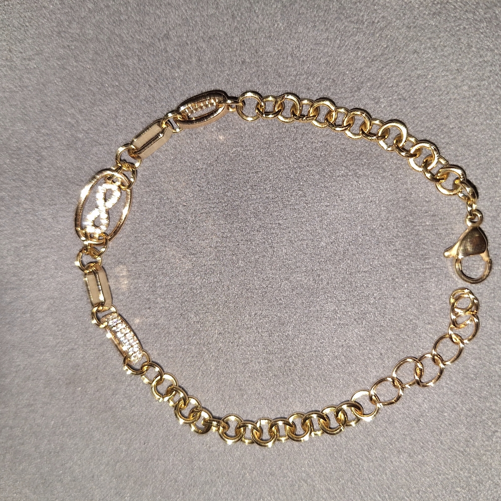 Elegant Gold Chain Bracelet
